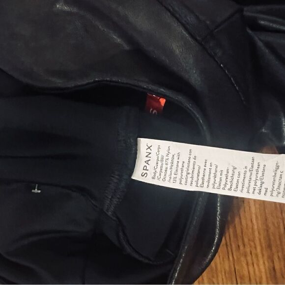 Spanx faux leather leggings style 2437 size large NWOT - Picture 7 of 10